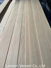 قشرة من خشب البلوط الأبيض الأمريكي من الدرجة الأولى ، مقطوعة ربع ، سميكة 0.40 مم