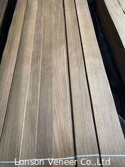 قشرة من خشب البلوط الأبيض مُصمم هندسيًا بطول 250 سم وطول متوسط ​​درجة مدخنة